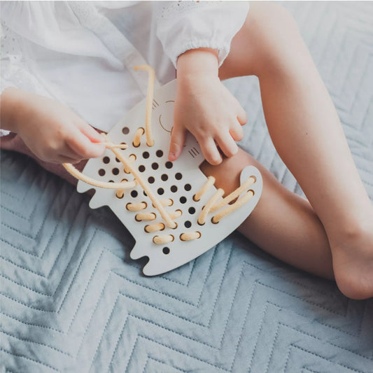 Schnürspiel „Katze & Lama“