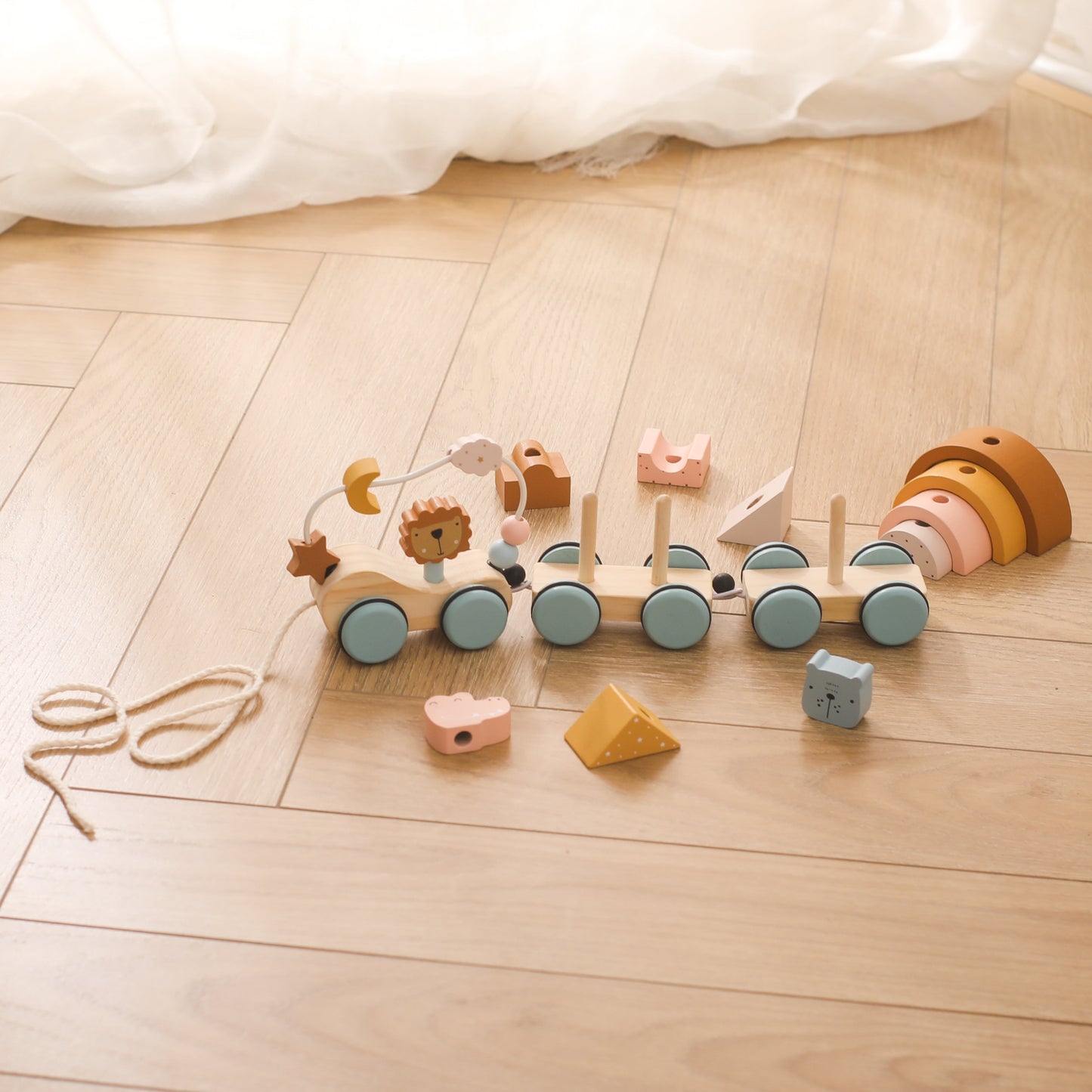 Steckspielzug aus Holz